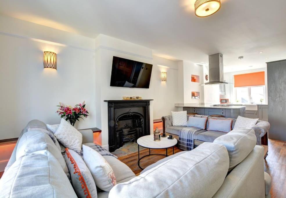 Modern 4 Bedroom Townhouse Perfect Location. برايتون المظهر الخارجي الصورة